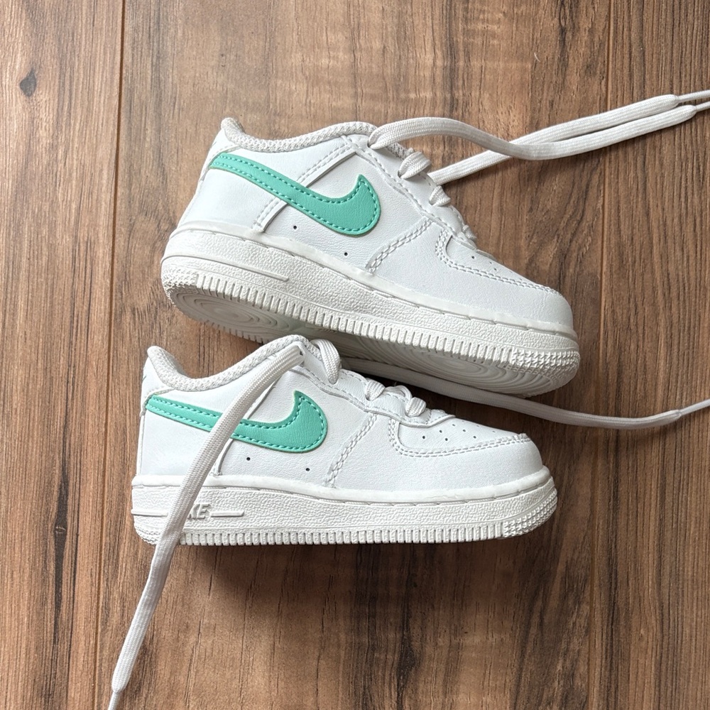 nike air force 1 - white and emerald rise toddler